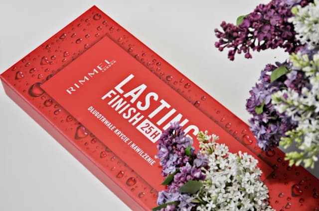 Rimmel Lasting Finish - idealny podkład do każdego typu cery Rimmel Lasting Finish - idealny podkład do każdego typu cery