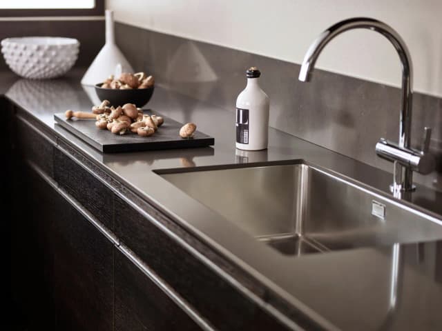 Czym czyścić inox, aby uniknąć zarysowań i zachować blask? Czym czyścić inox, aby uniknąć zarysowań i zachować blask?