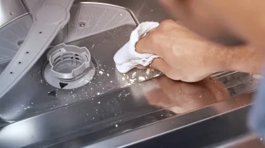 Jak skutecznie stosować Finish Calgonit czyścik do zmywarki? Jak skutecznie stosować Finish Calgonit czyścik do zmywarki?